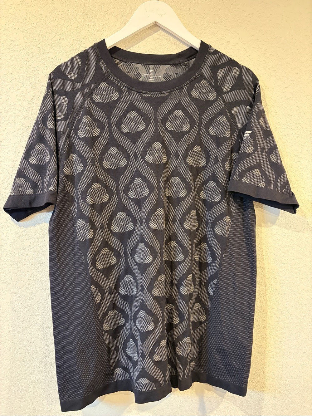 Fabletics Men's Black/Grey Training Day Tee - XL